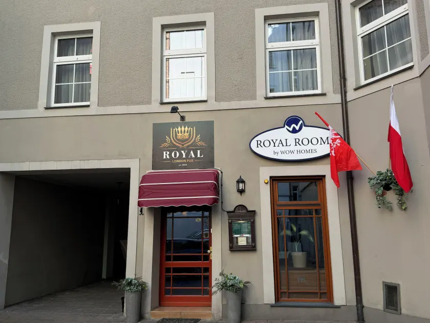 Royal Rooms Self Check-in - Image 1