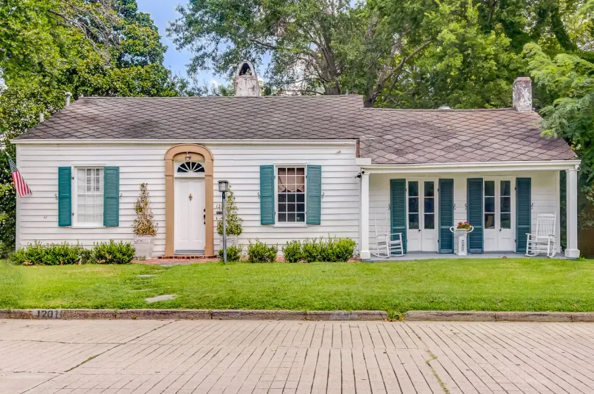 Steele Cottage - Image 1