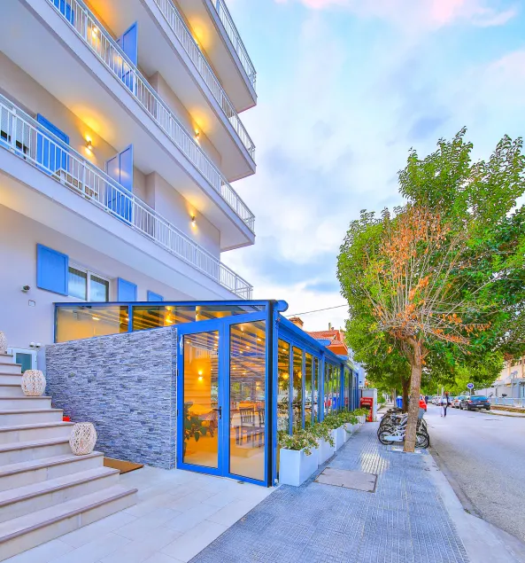 Dias Hotel - Image 1