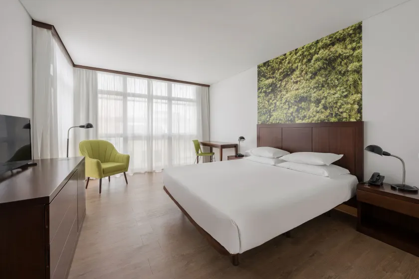 Neat Hotel Avenida - Image 1