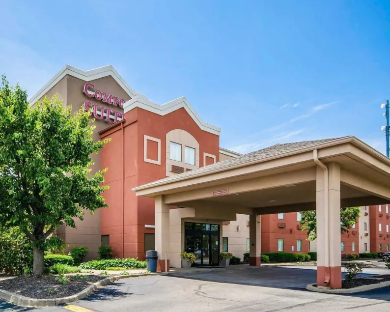 Comfort Suites Louisville East - Image 1