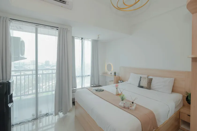 Minimalist Studio At Apartment Lrt City Bekasi - Værelse