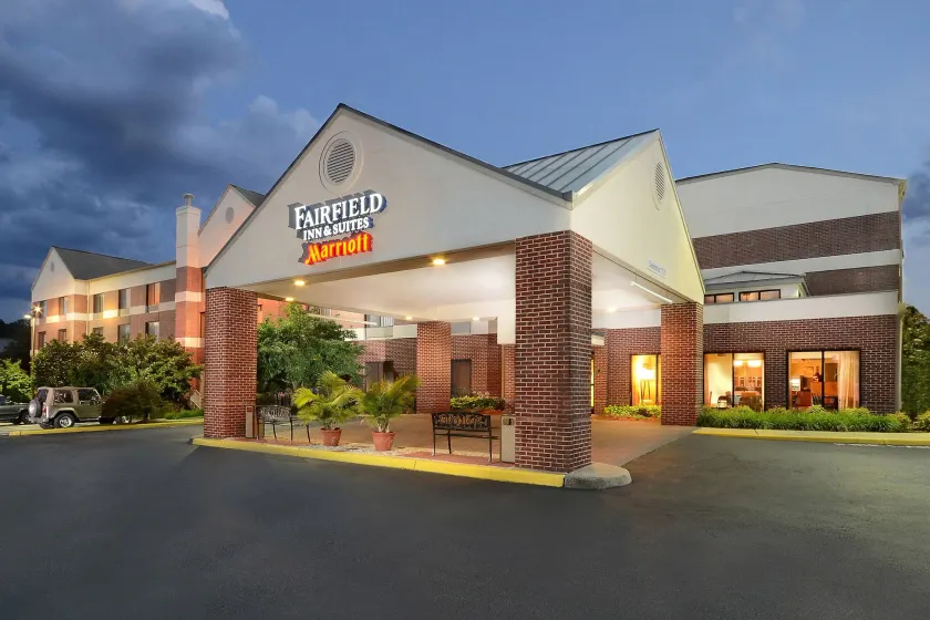 Fairfield Inn & Suites by Marriott Charlottesville North - Image 1