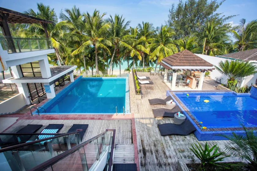 Crown Regency Beach Resort - Image 1