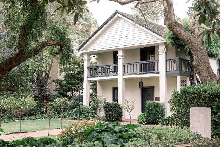 Merritt House Hotel - Image 1