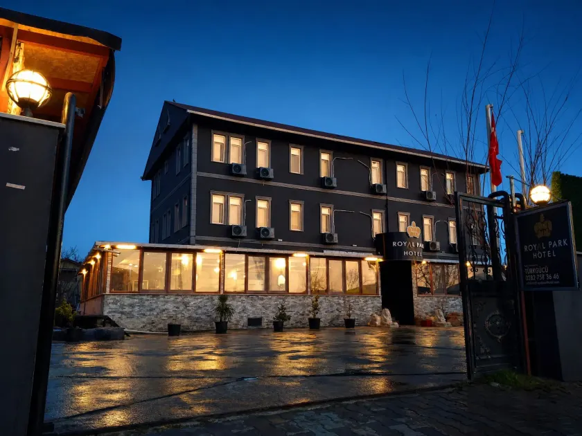 Royal Park Hotel Corlu Bed and Breakfast - Image 1