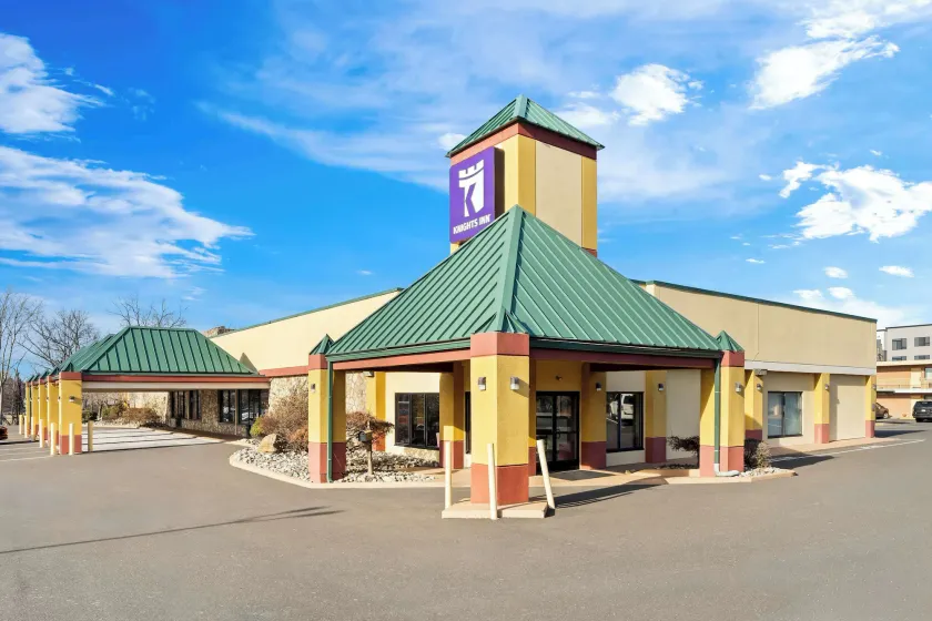 Knights Inn Montgomeryville - Image 1