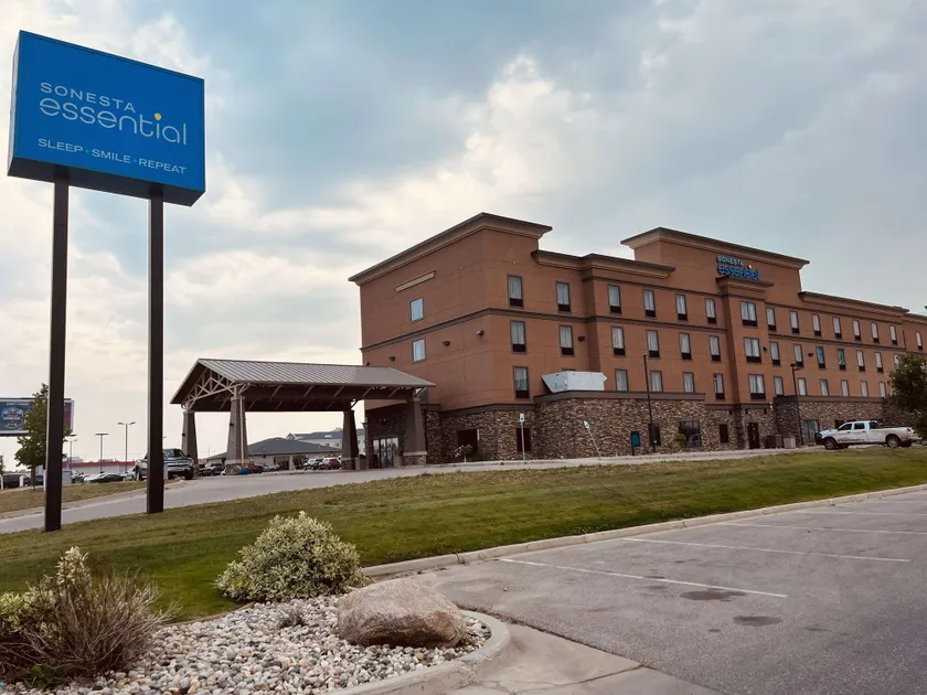 Legend Hotel Minot - Image 1
