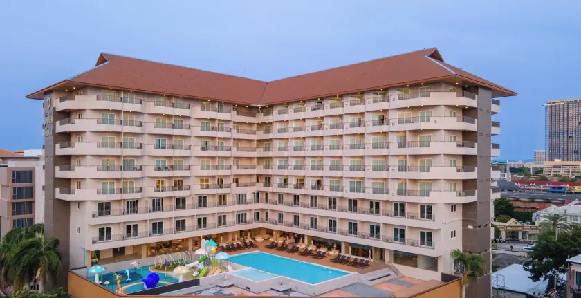Jomtien Thani Hotel - Image 1