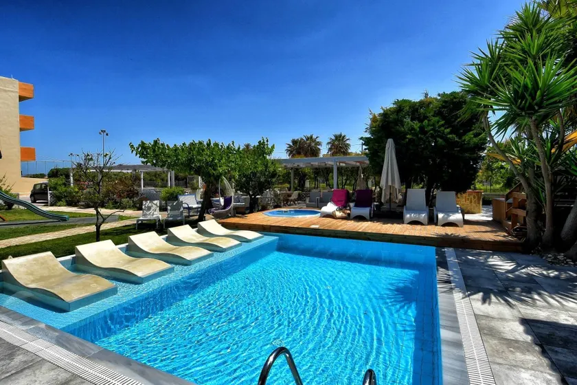 Georgia's Garden by Omilos Hotels - Image 1