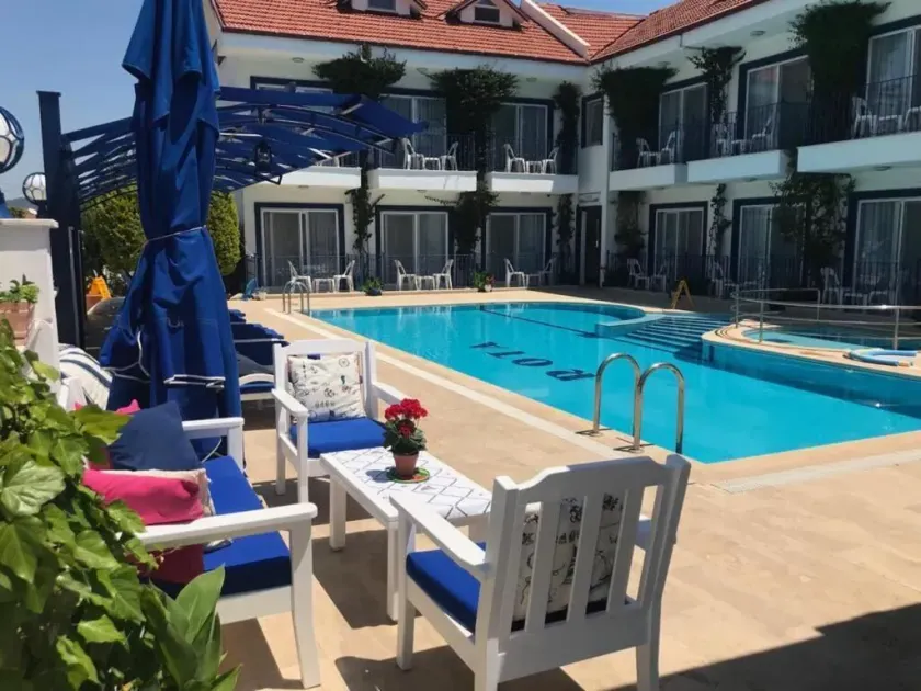 Rota Hotel - Image 1