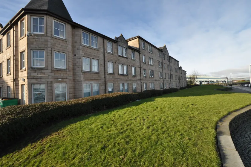 Waterfront Guest Accommodation - Image 1