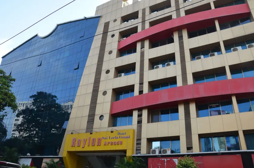 Hotel Sai Leela Grand - Image 1