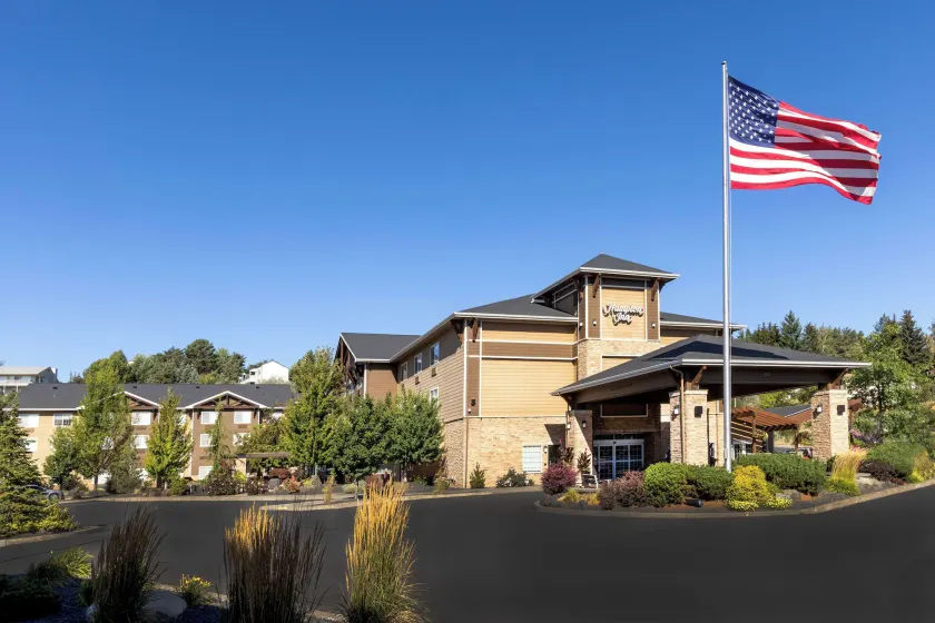 Hampton Inn Pullman - Image 1