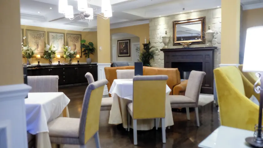 Le St-Martin Hotel & Suites - Image 1