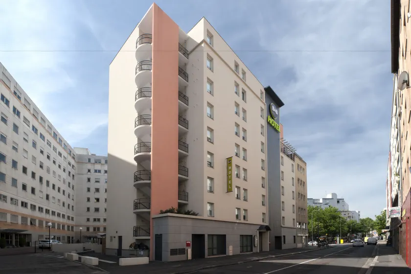 B&B HOTEL Lyon Caluire Cité Internationale - Image 1