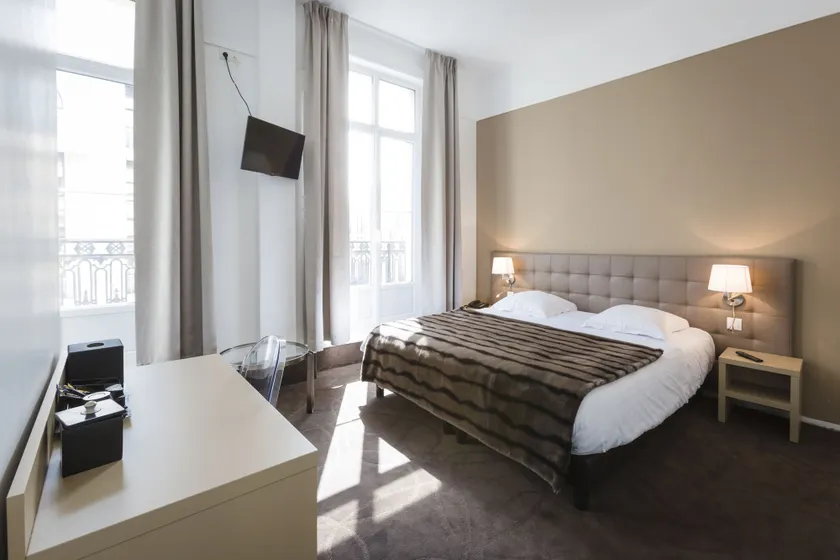 Hôtel Le Saint Louis Amiens - Image 1