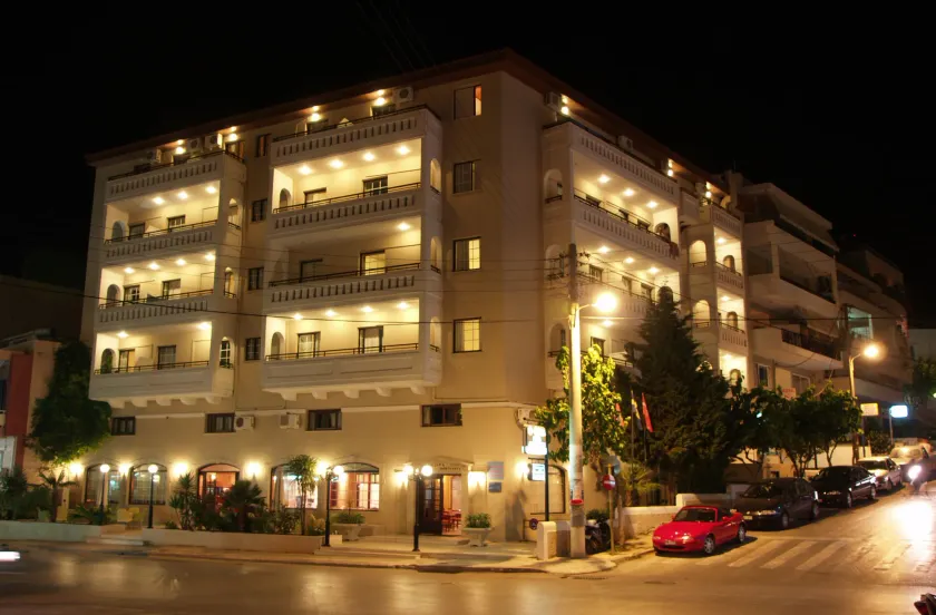 Elina Hotel Apartments - Image 1