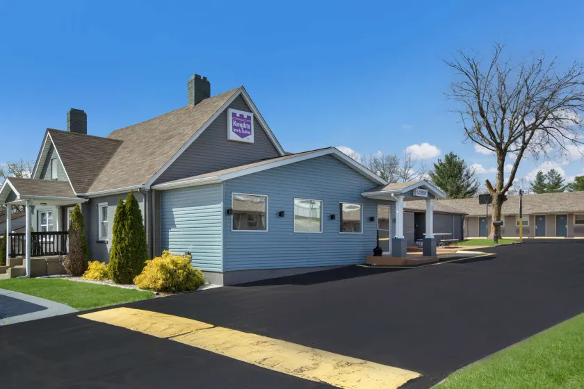 Knights Inn and Suites Salem - Image 1
