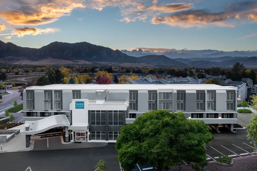 Fairfield Inn & Suites Boulder - Image 1
