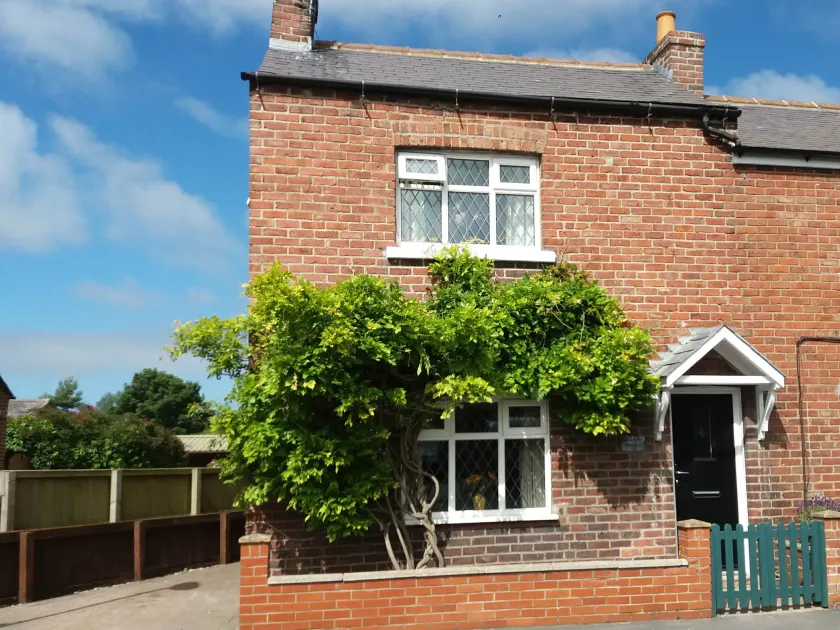 Sunnyside Cottage - Image 1