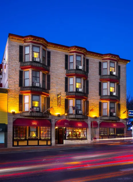 Inn at St John Portland In-Town - Image 1