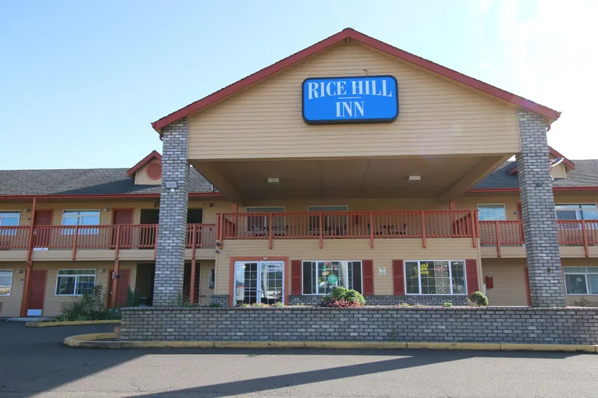 Rice Hill Inn Motel - Image 1
