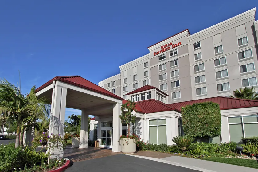 Hilton Garden Inn Oxnard/Camarillo - Image 1