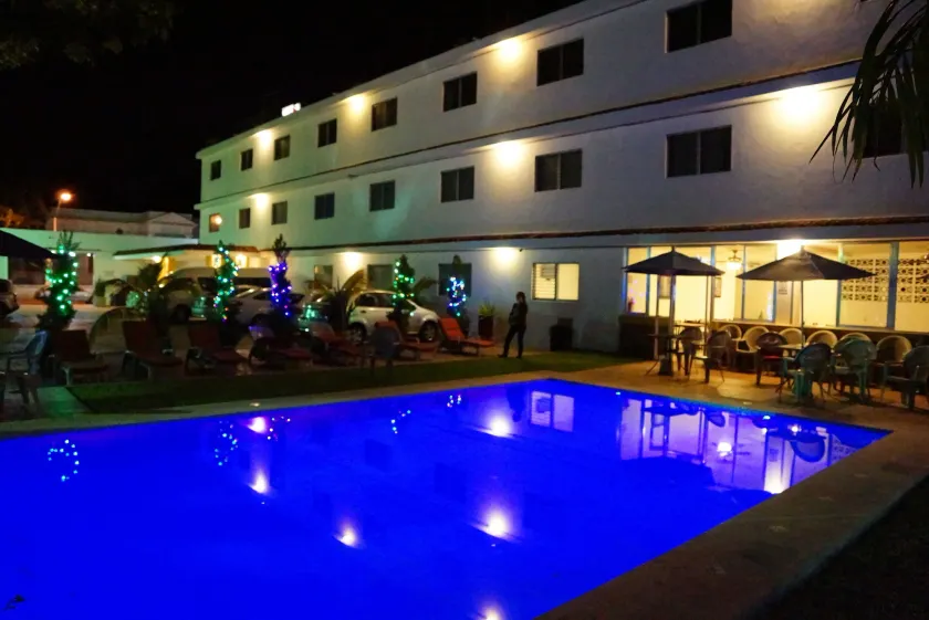 Hotel Las Dalias Inn - Image 1
