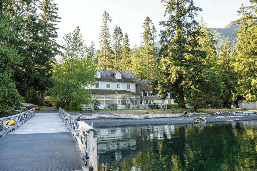 Lake Crescent Lodge - Image 1