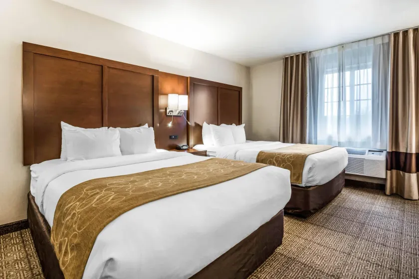 Comfort Suites at Par 4 Resort - Image 1