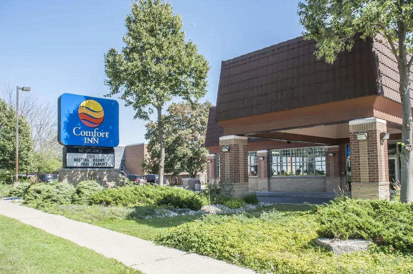 Comfort Inn Lundy's Lane - Image 1