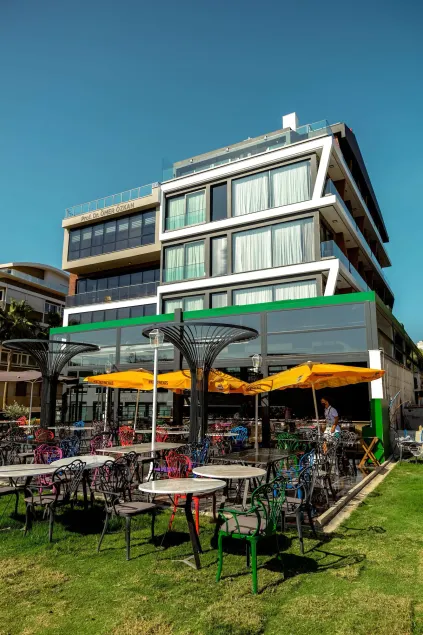 Lucky Monkey Hotel - Image 1