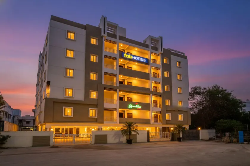 FabHotel Limestone Suites - 750m from Yashoda Hospitals, Somajiguda - Image 1
