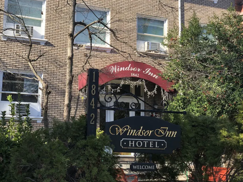 Windsor Inn Hotel - Image 1