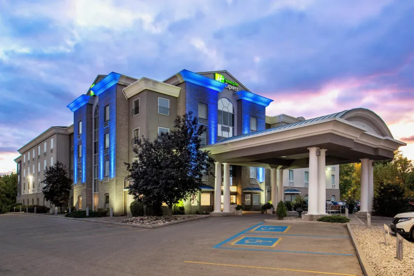 Holiday Inn Express & Suites Saskatoon Centre by IHG - Image 1