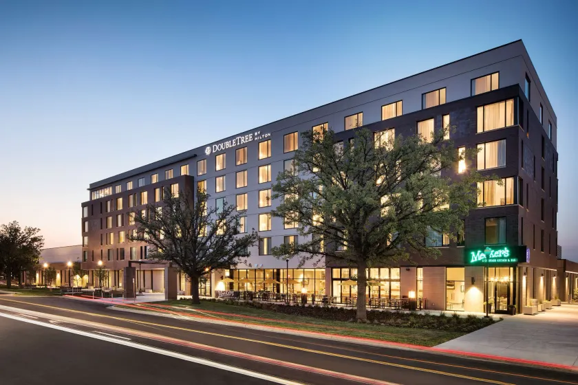 DoubleTree by Hilton Greeley at Lincoln Park - Image 1