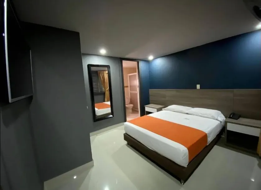 Hotel Latino - Image 1