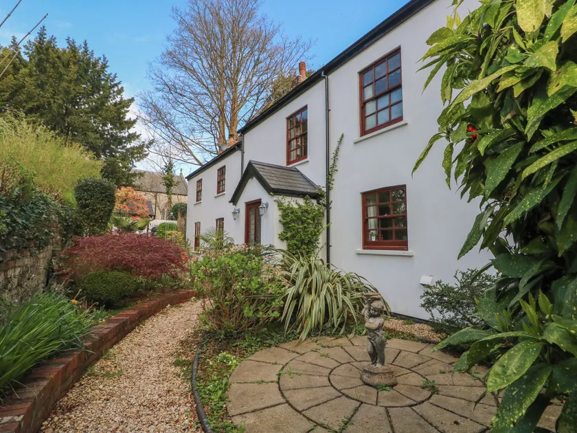 The Laurels Bed and Breakfast - Image 1
