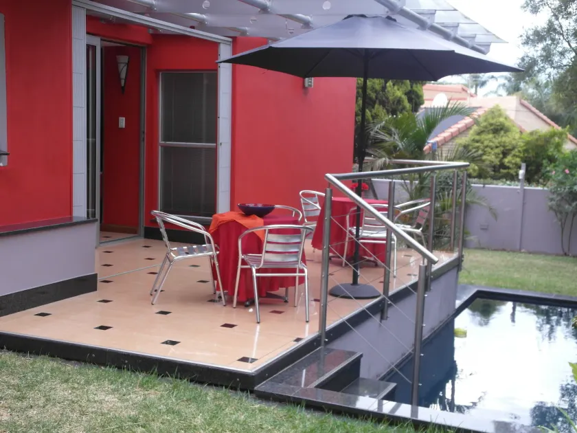 Red Square Home - Image 1