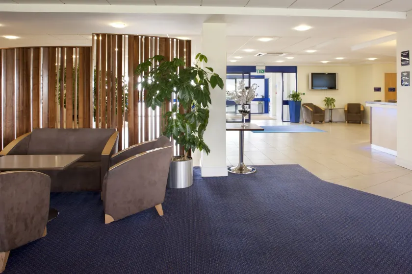 Cardiff Airport Hotel by Belvilla - Hall