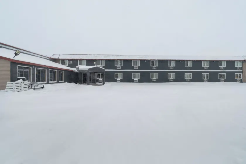 Sauk River Inn & Suites, a Travelodge by Wyndham - Image 1