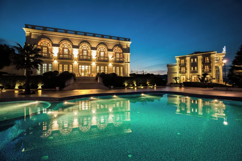 Royal Hill Hotel - Image 1