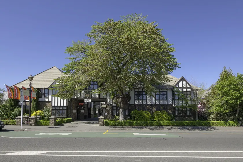 Scenic Hotel Cotswold - Image 1