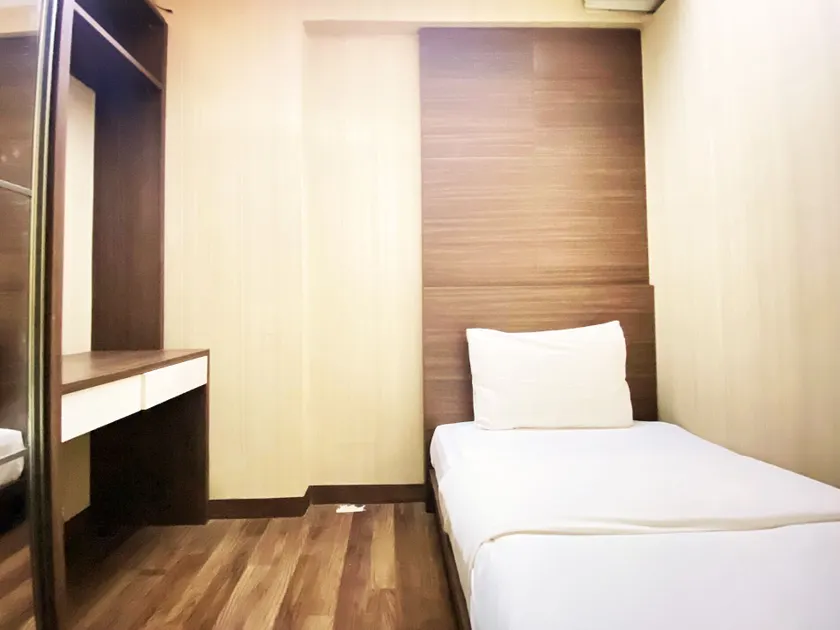 Modern and Cozy Stay 2BR Apartment at Gateway Ahmad Yani Cicadas By Travelio - Zimmer