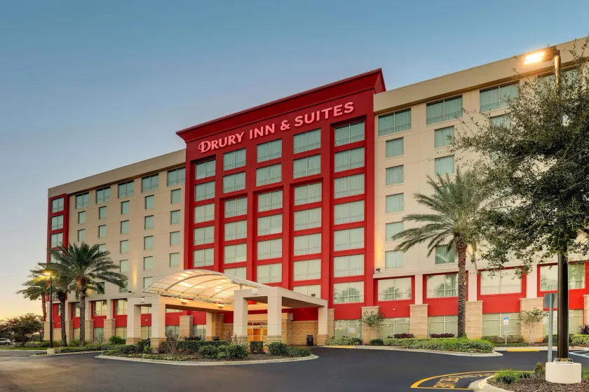 Drury Inn & Suites Orlando near Universal Orlando Resort - Image 1