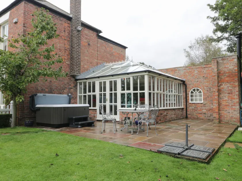Ash Tree Lodge - Image 1