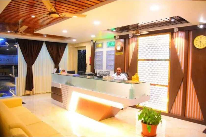 HOTEL NARMADA GRAND - Recepción