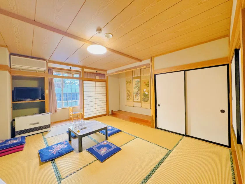 SnowHouse Memorie Hotel-汤泽石打丸山-Ski in Ski Out - Image 1