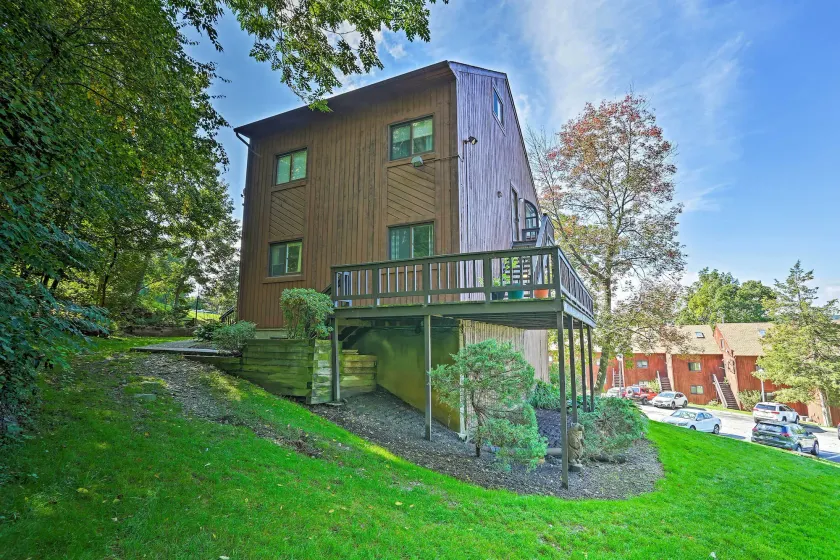 Vernon Condo w/ Deck, Near Appalachian Trail! - Image 1